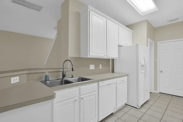 $277,000 | 122 North Camellia Grove Circle, The Woodlands, TX 77382