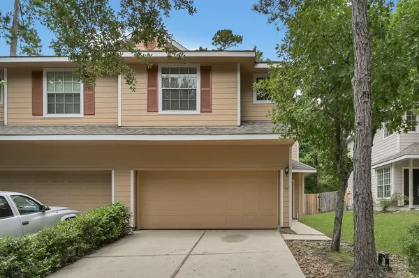 $277,000 | 122 North Camellia Grove Circle, The Woodlands, TX 77382