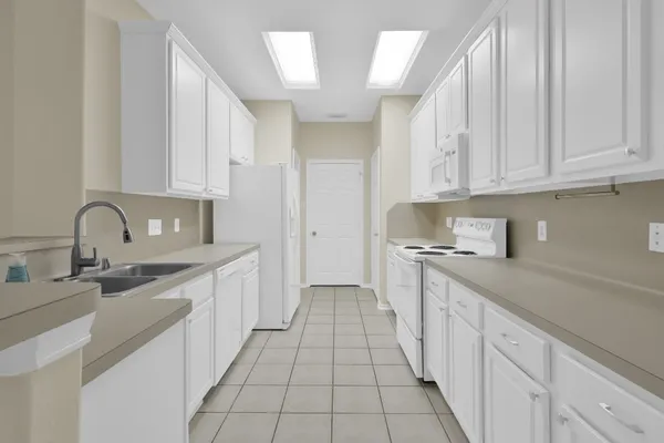 $277,000 | 122 North Camellia Grove Circle, The Woodlands, TX 77382