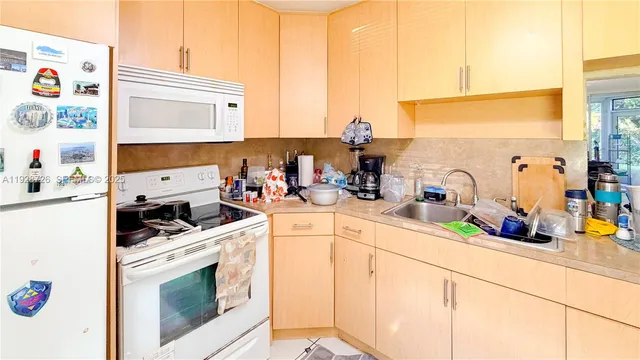 $215,000 | 1101 Northeast 191st Street, Unit H108, Miami, FL 33179