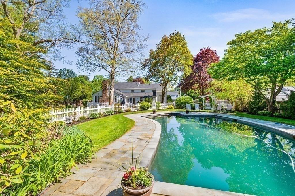 11 Longmeadow Road Hingham, MA 02043 - Photo 33 of 42 Gallery Image 33