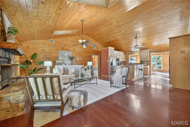 $800,000 | 19689 Coventry Circle, Unit 360, Marthasville, MO 63357