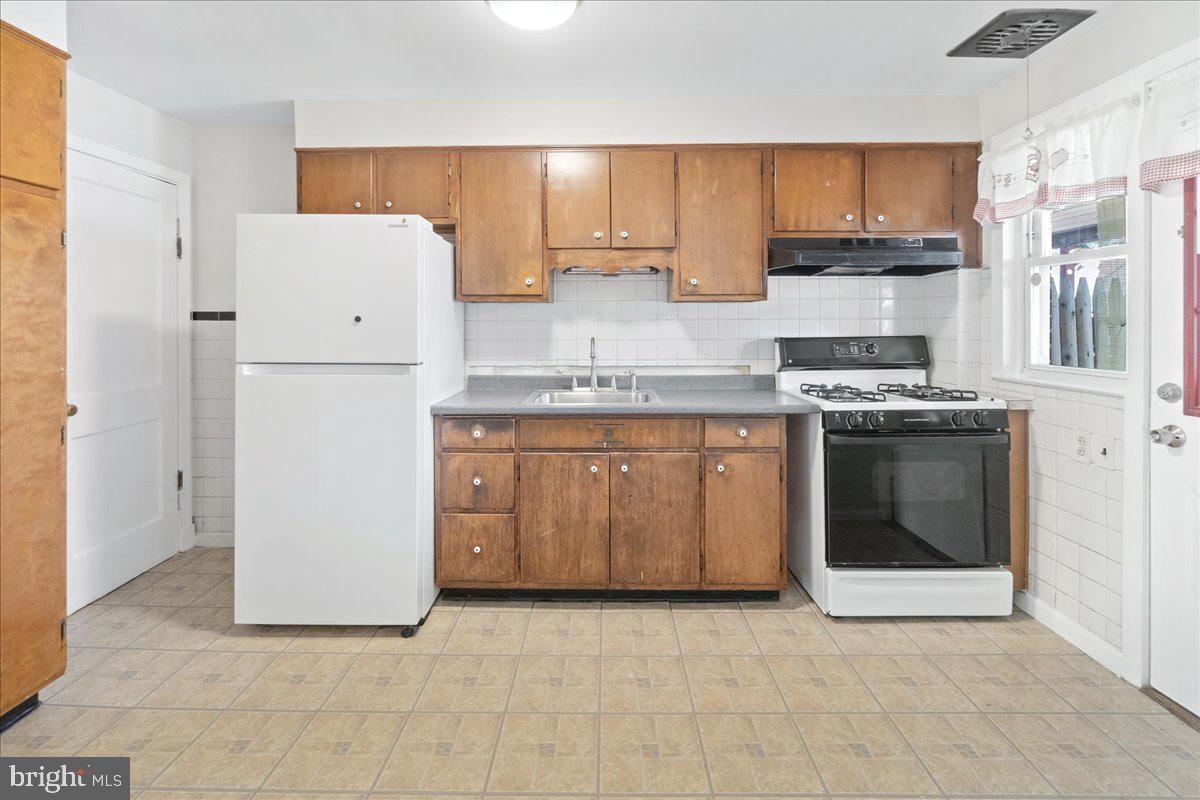 1826 Dunmere Road Dundalk, MD 21222 - Photo 14 of 30 Gallery Image 14