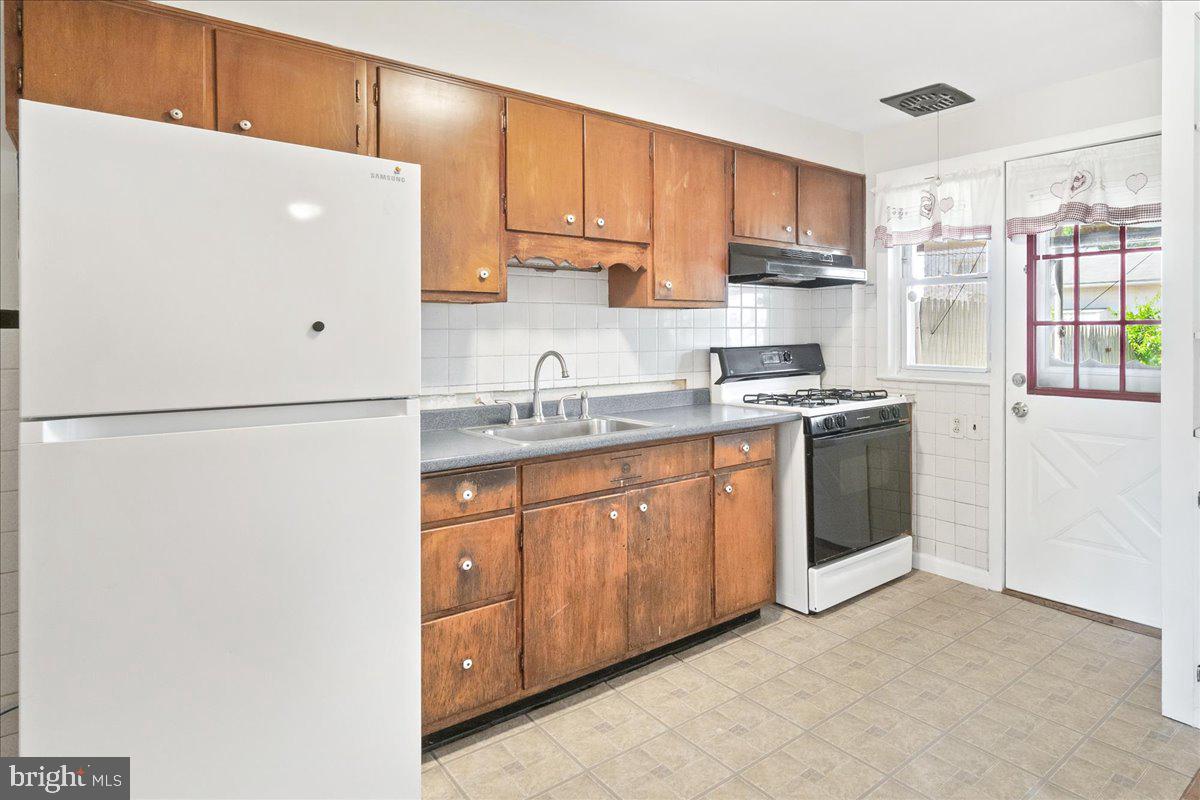 1826 Dunmere Road Dundalk, MD 21222 - Photo 16 of 30 Gallery Image 16