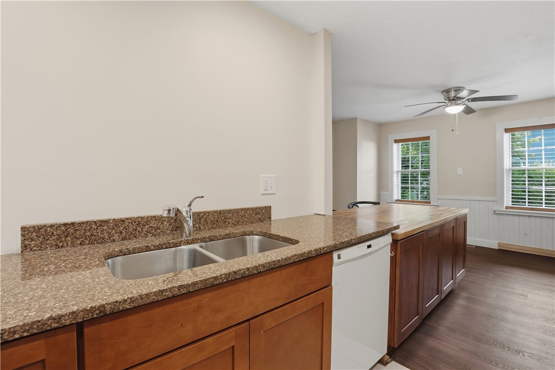 10 Hobart Street Westerly, RI 02891 - Photo 15 of 44