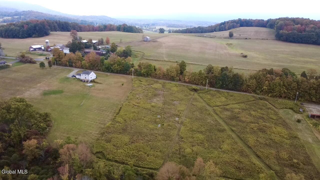 185 State Line Road Eagle Bridge, NY 12057 - Photo 4 of 12 2025-09-23-16-11-17-493