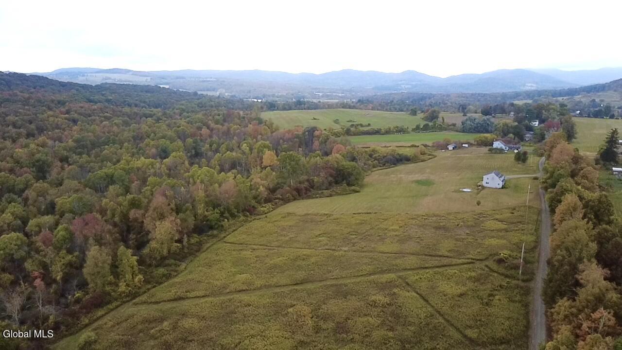 185 State Line Road Eagle Bridge, NY 12057 - Photo 10 of 12 2025-09-23-16-13-49-263