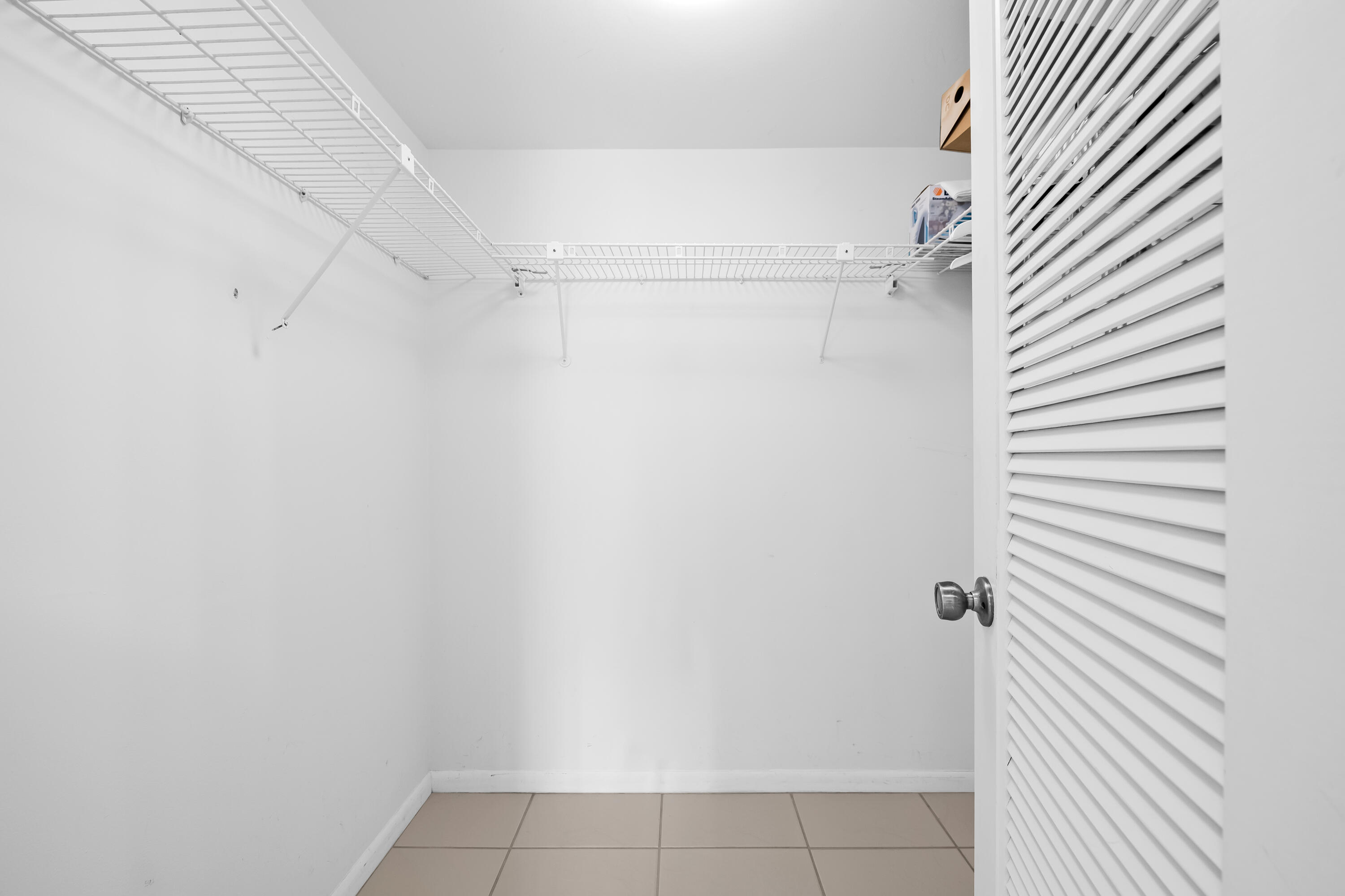 799 Jeffery Street, Unit 411 Boca Raton, FL 33487 - Photo 25 of 37 a view of a bathroom