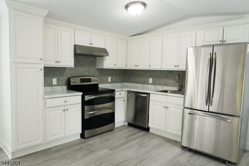 15 3rd Street Wayne, NJ 07470 - Photo 4 of 12