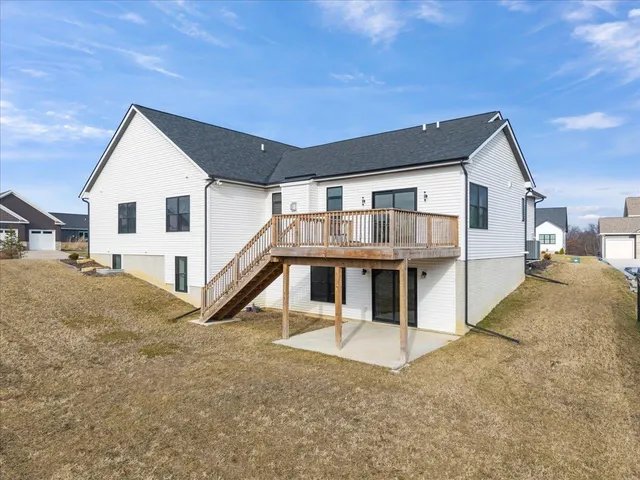 $760,000 | 6817 Timber Court, Bettendorf, IA 52722