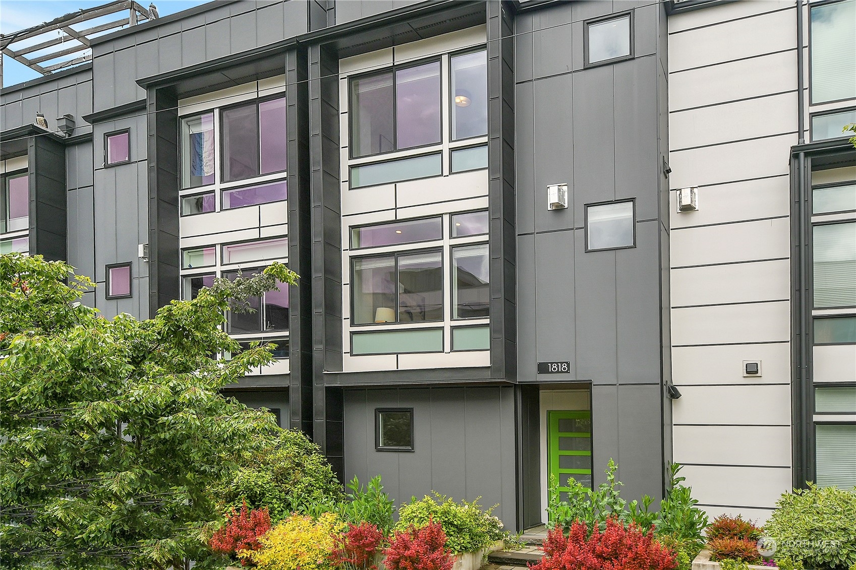 1818 South State Street Seattle, WA 98144 - Photo 1 of 19 Gallery Image 1
