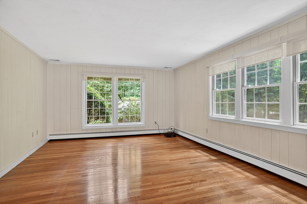 17 Maplewood Road Medfield, MA 02052 - Photo 13 of 41