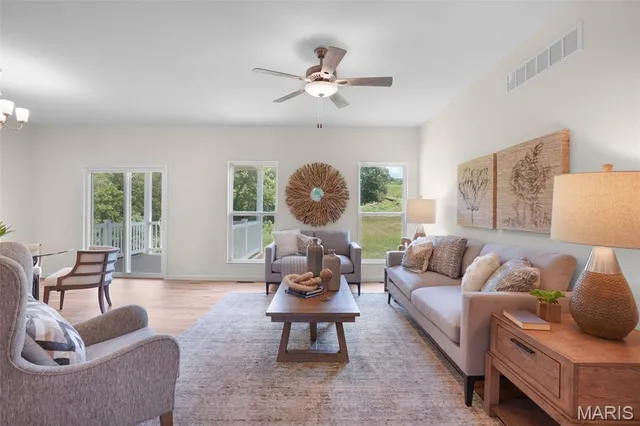 $319,500 | 2337 Fiddlers Close Road, Unit 64 STB, Washington, MO 63090