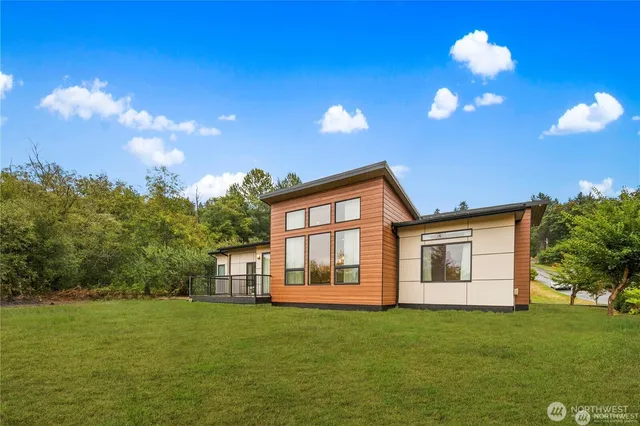 $4,000 | 30404 28th Avenue Southwest, Federal Way, WA 98023