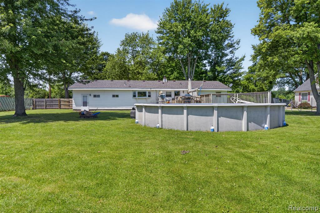 5233 Torrey Road Flint, MI 48507 - Photo 38 of 45