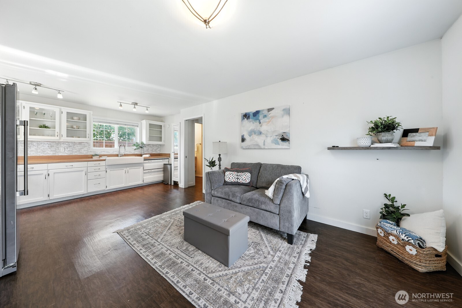 805 36th Street Anacortes, WA 98221 - Photo 4 of 39