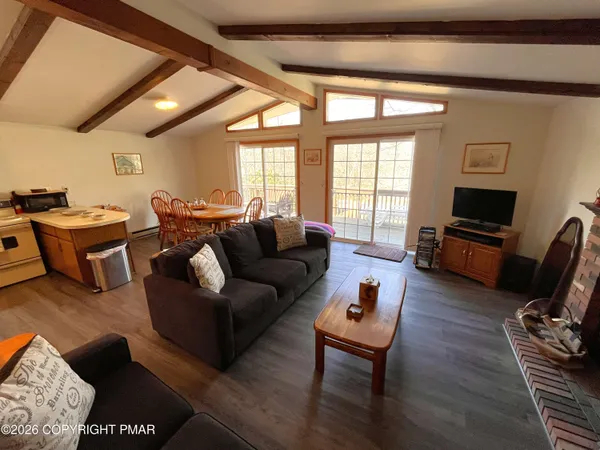 $325,000 | 80 Petrarch Trail, Albrightsville, PA 18210