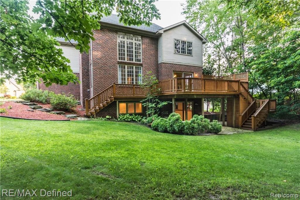 950 Ridgeline Court Lake Orion, MI 48360 - Photo 4 of 48