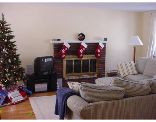 16 Lyman Road Framingham, MA 01701 - Photo 5 of 12