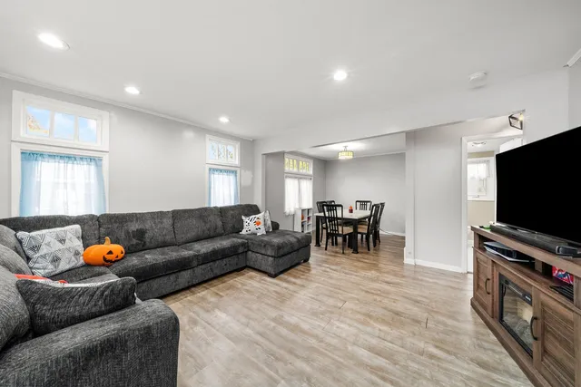 $290,000 | 365 East Dickens Avenue, Northlake, IL 60164