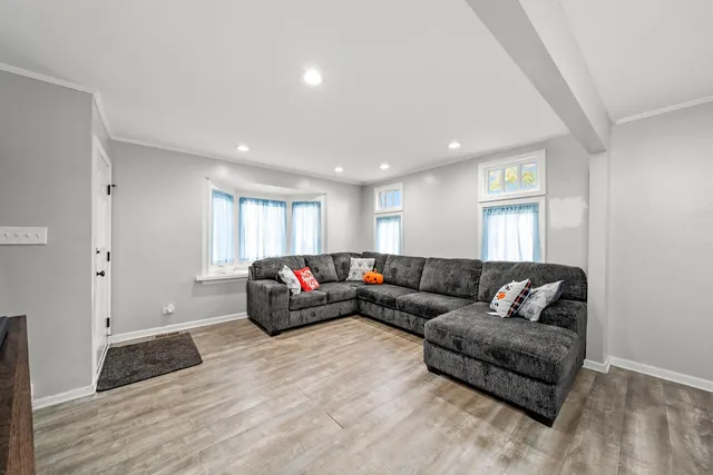 $290,000 | 365 East Dickens Avenue, Northlake, IL 60164