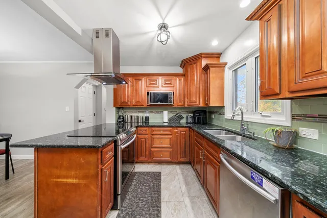 $290,000 | 365 East Dickens Avenue, Northlake, IL 60164