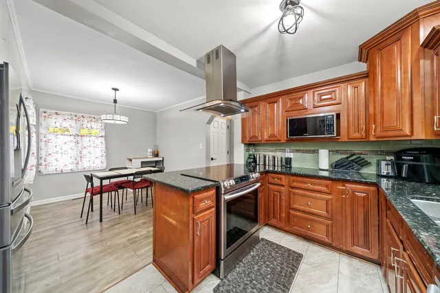 $290,000 | 365 East Dickens Avenue, Northlake, IL 60164