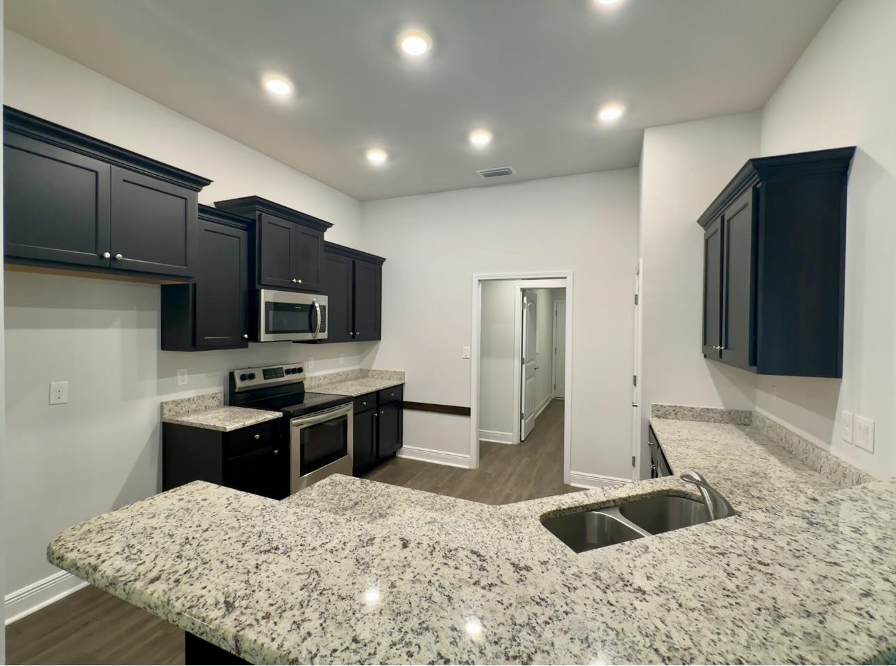 2481 Cherrywood Drive Foley, AL 36535 - Photo 8 of 36 Kitchen