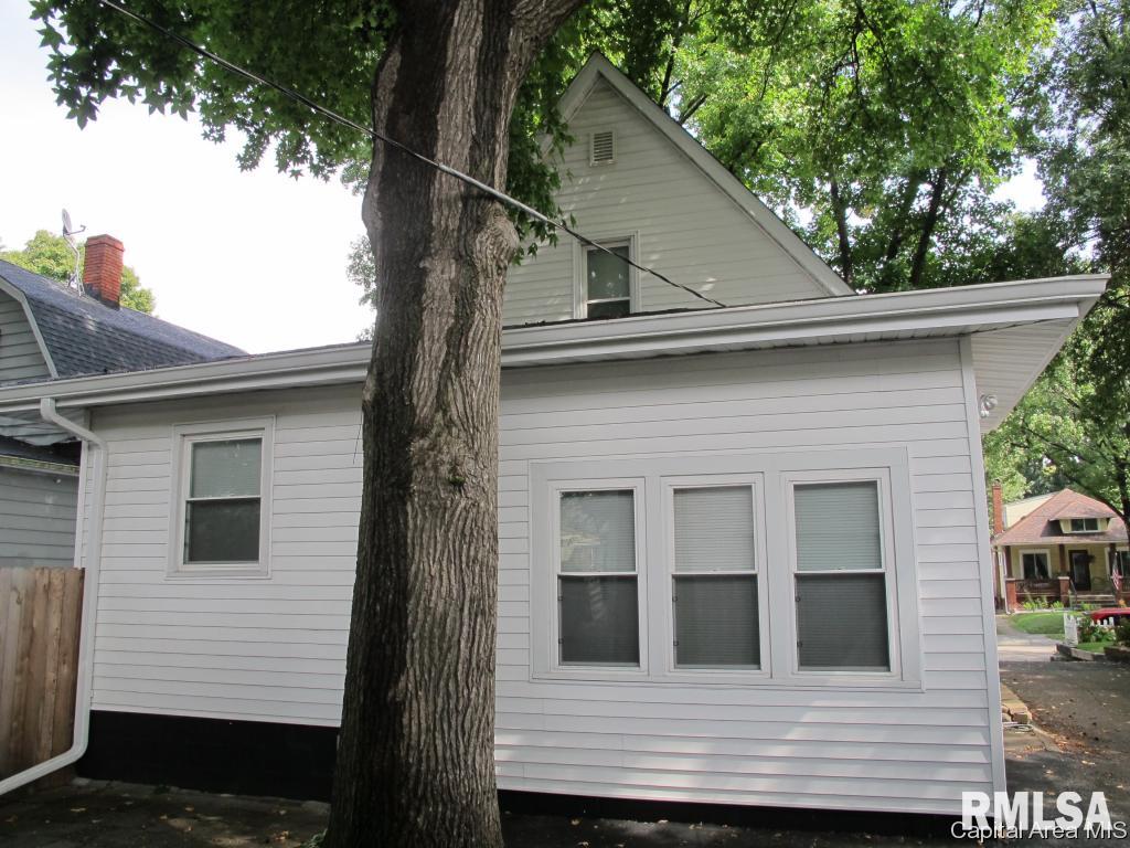 2223 South 10th Street Springfield, IL 62703 - Photo 6 of 27