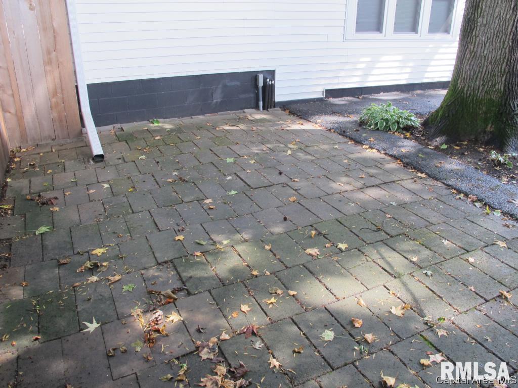 2223 South 10th Street Springfield, IL 62703 - Photo 8 of 27