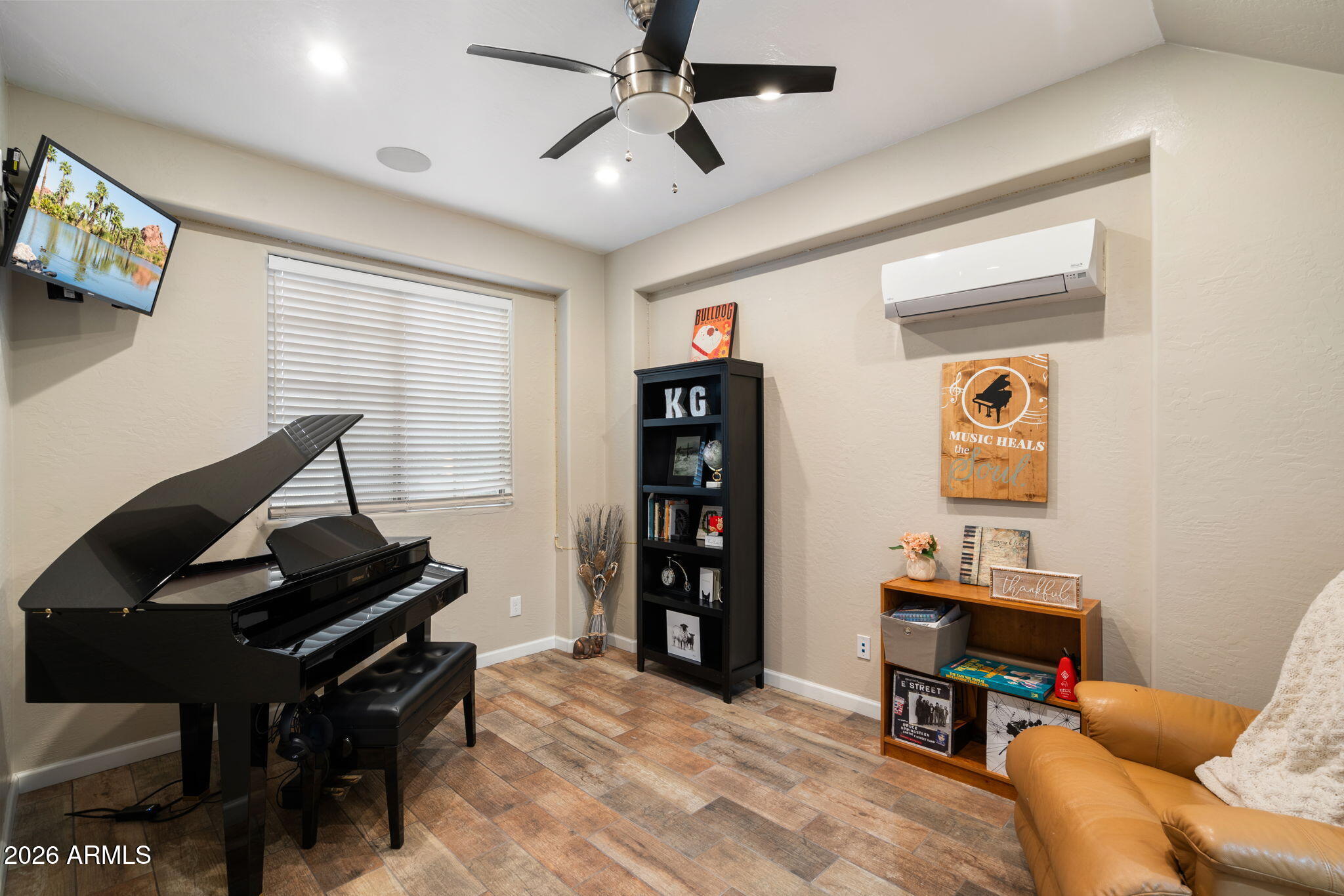 3729 East Robin Lane Phoenix, AZ 85050 - Photo 38 of 57 37-web-or-mls-DSC05803