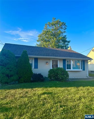 $529,000 | 309 President Street, Saddle Brook, NJ 07663