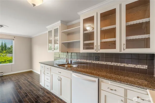 $425,000 | 1020 5th Avenue South, Unit 7, Edmonds, WA 98020