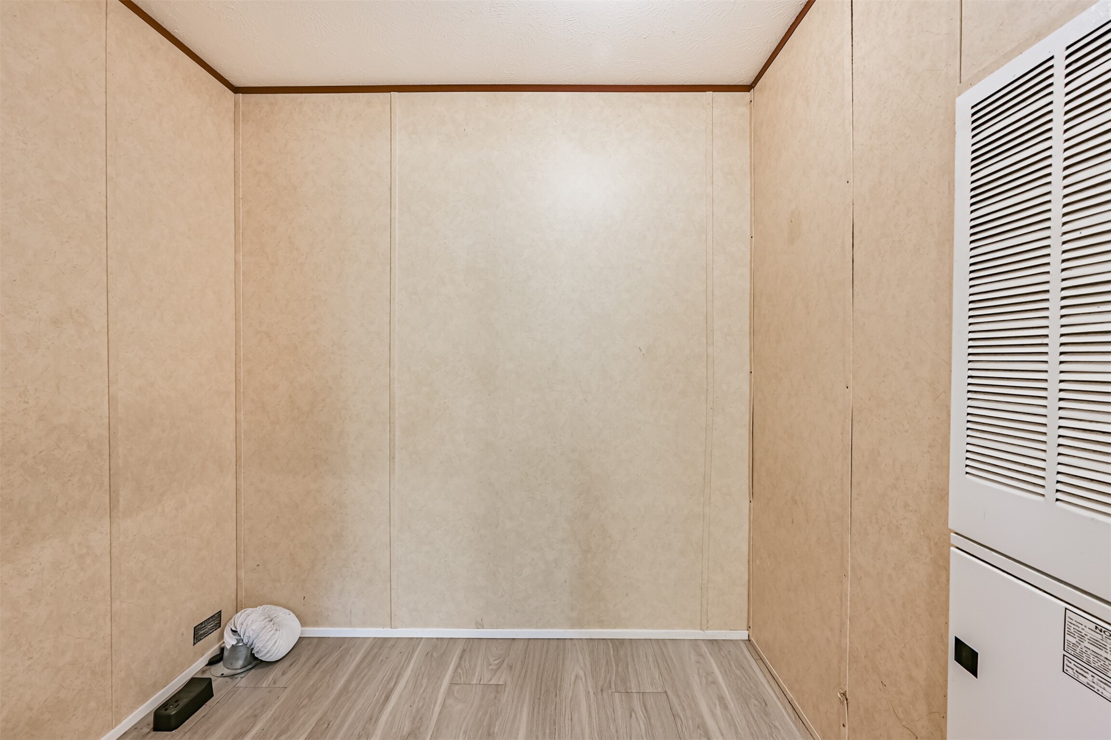 4702 10th Street Bacliff, TX 77518 - Photo 16 of 33 a view of a small space