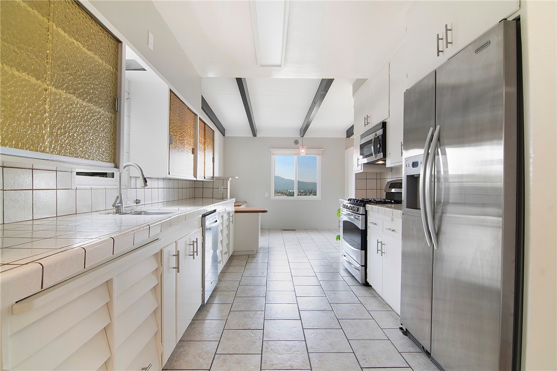 934 Highline Road Los Angeles, CA 90065 - Photo 15 of 43