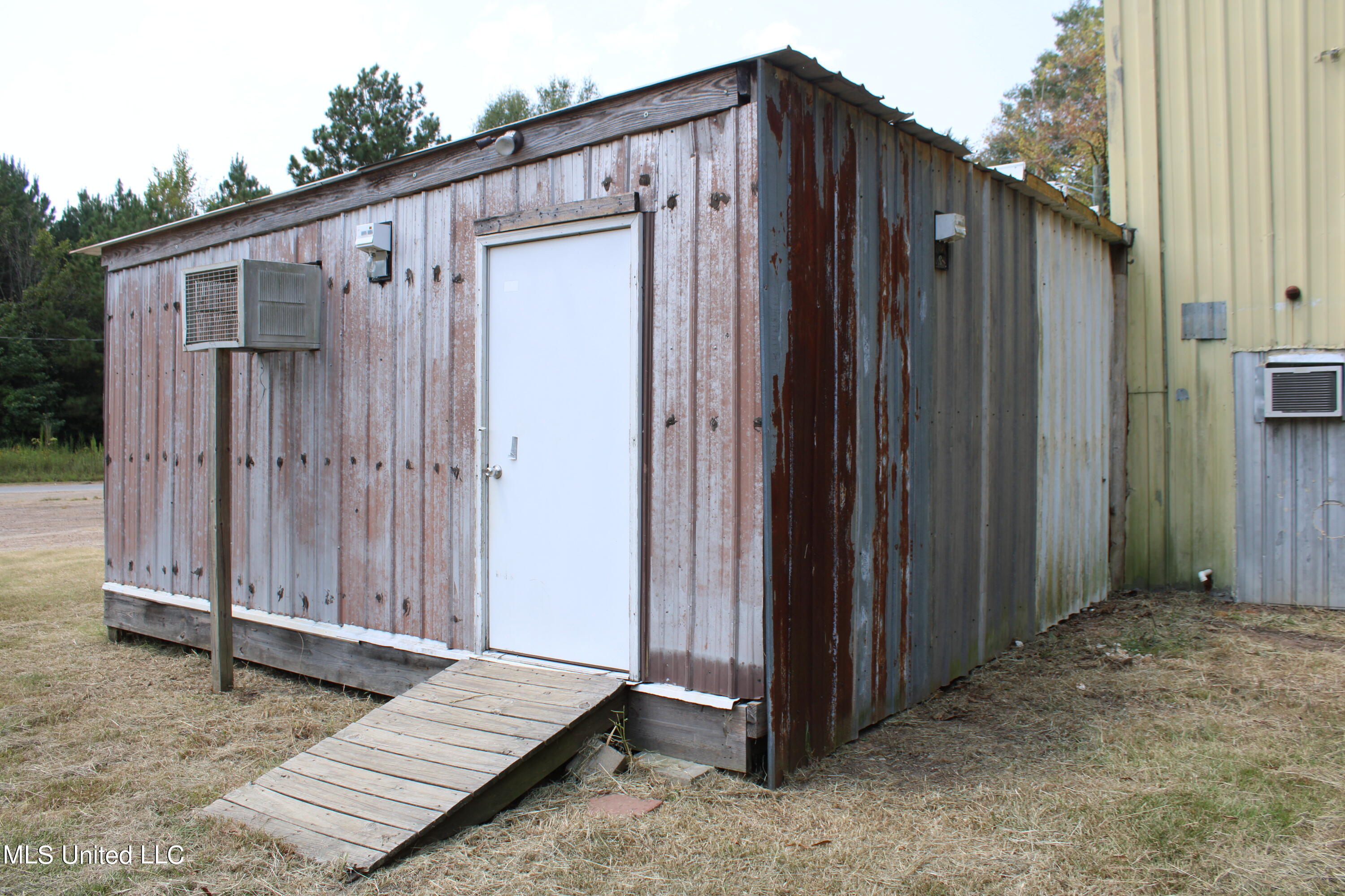 306 Walnut Road Carthage, MS 39051 - Photo 18 of 34 IMG_3631