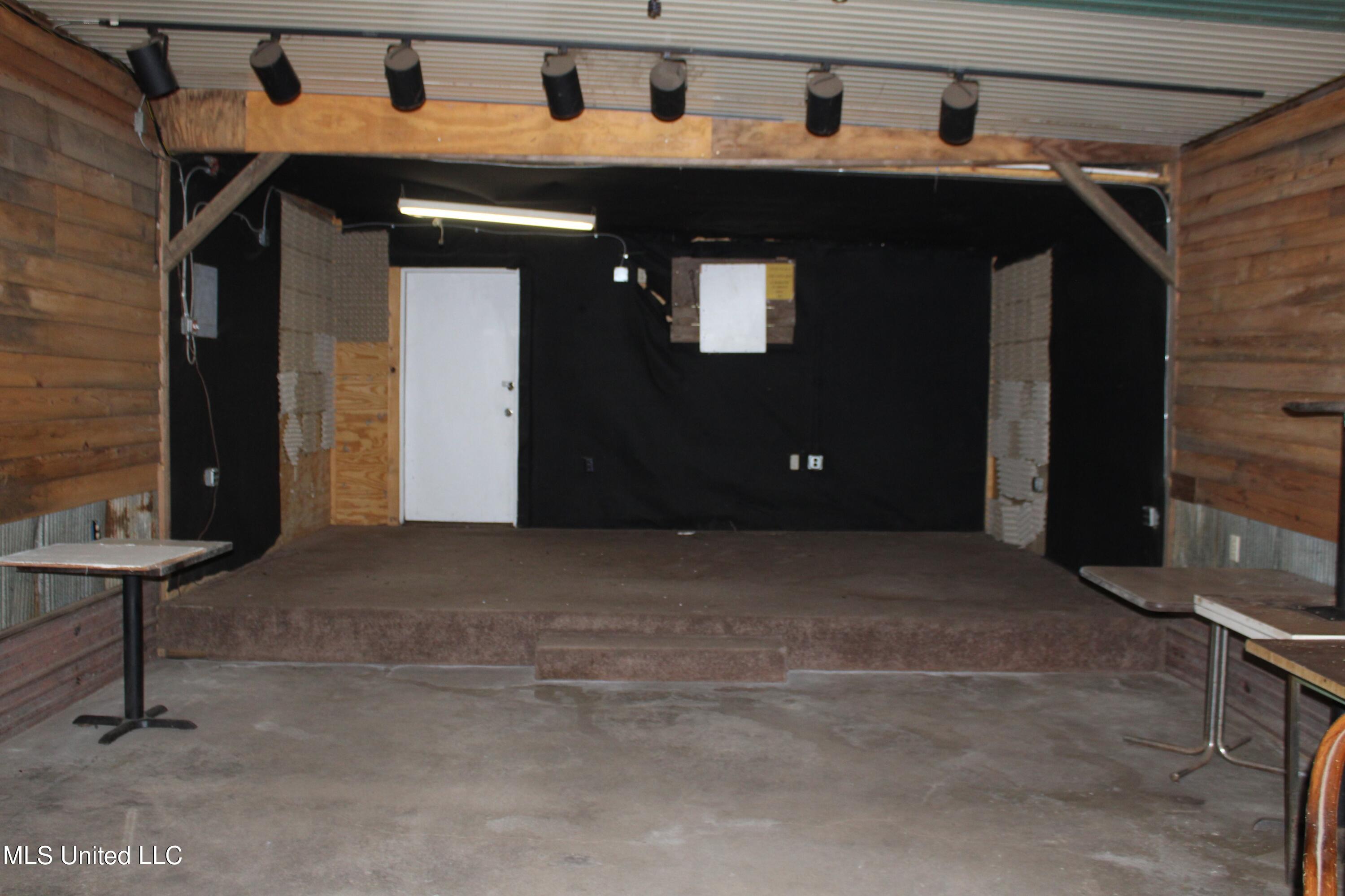 306 Walnut Road Carthage, MS 39051 - Photo 5 of 34 IMG_3616