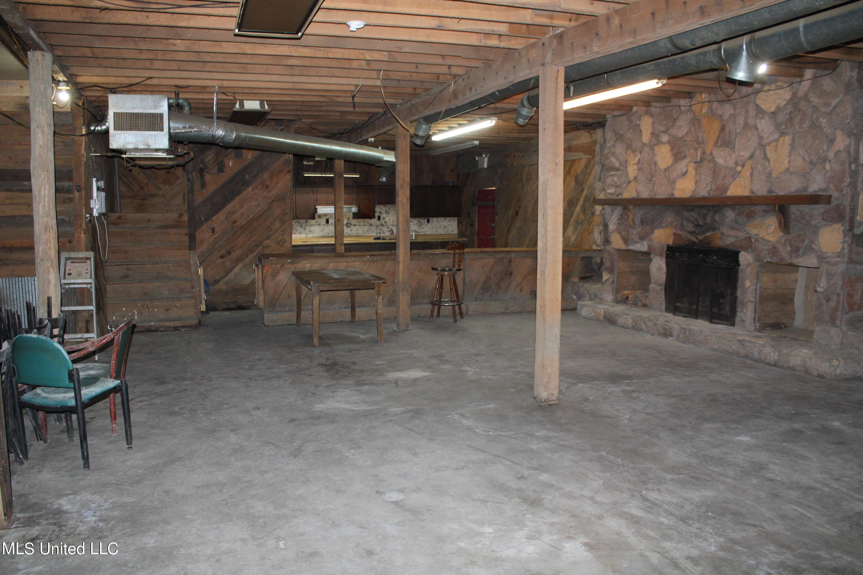 306 Walnut Road Carthage, MS 39051 - Photo 7 of 34 IMG_3620