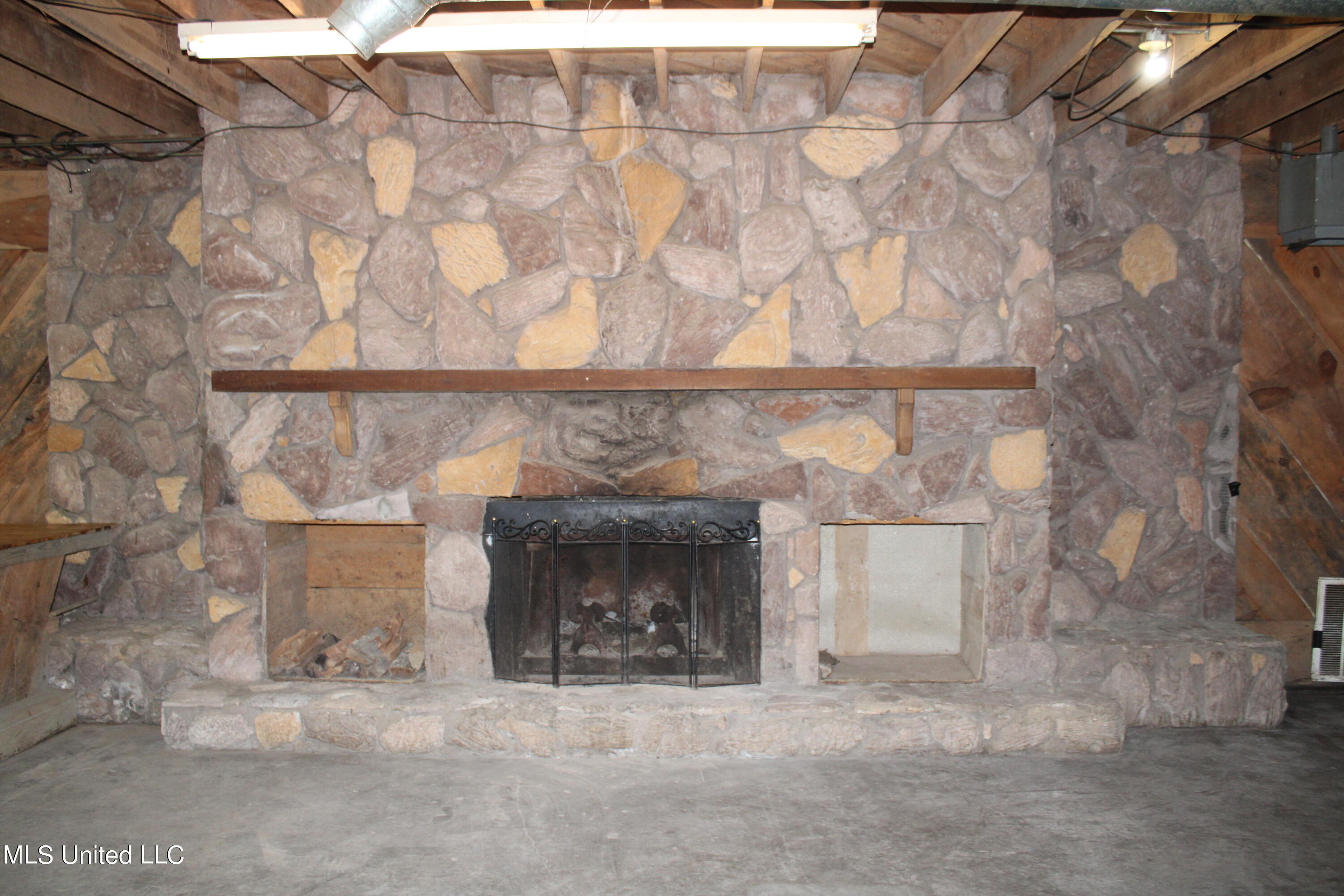 306 Walnut Road Carthage, MS 39051 - Photo 8 of 34 IMG_3621