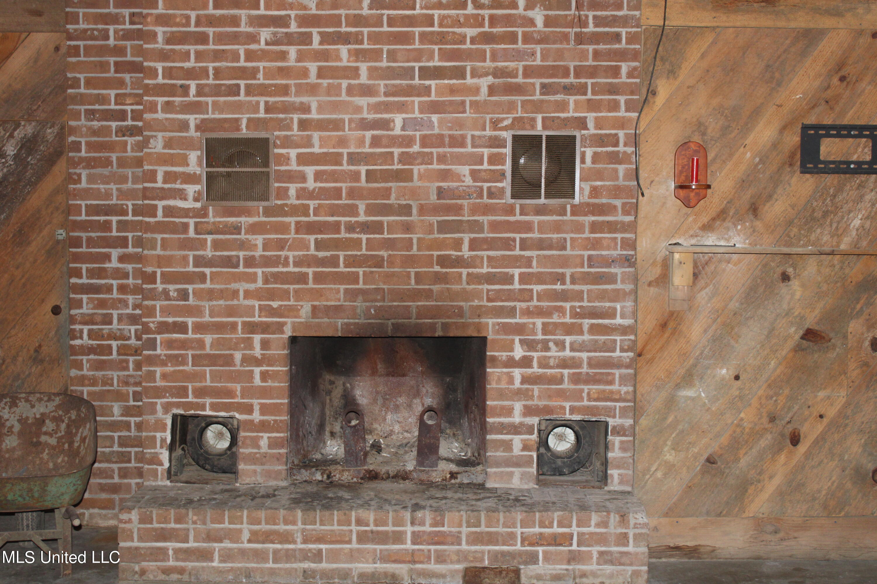 306 Walnut Road Carthage, MS 39051 - Photo 9 of 34 IMG_3622