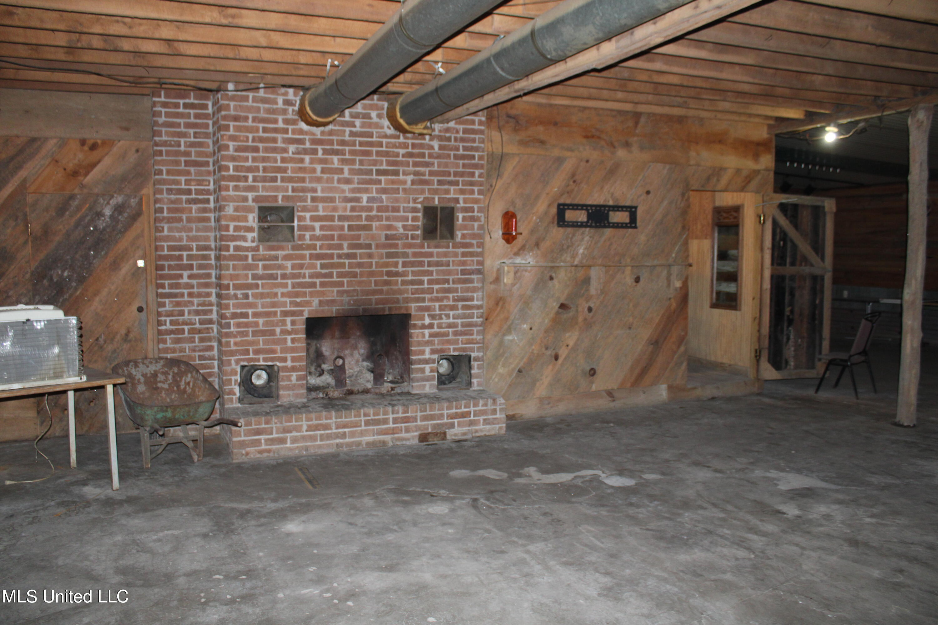 306 Walnut Road Carthage, MS 39051 - Photo 10 of 34 IMG_3623