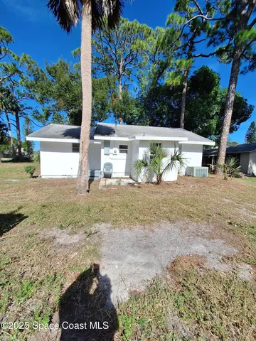 a view of a outdoor space