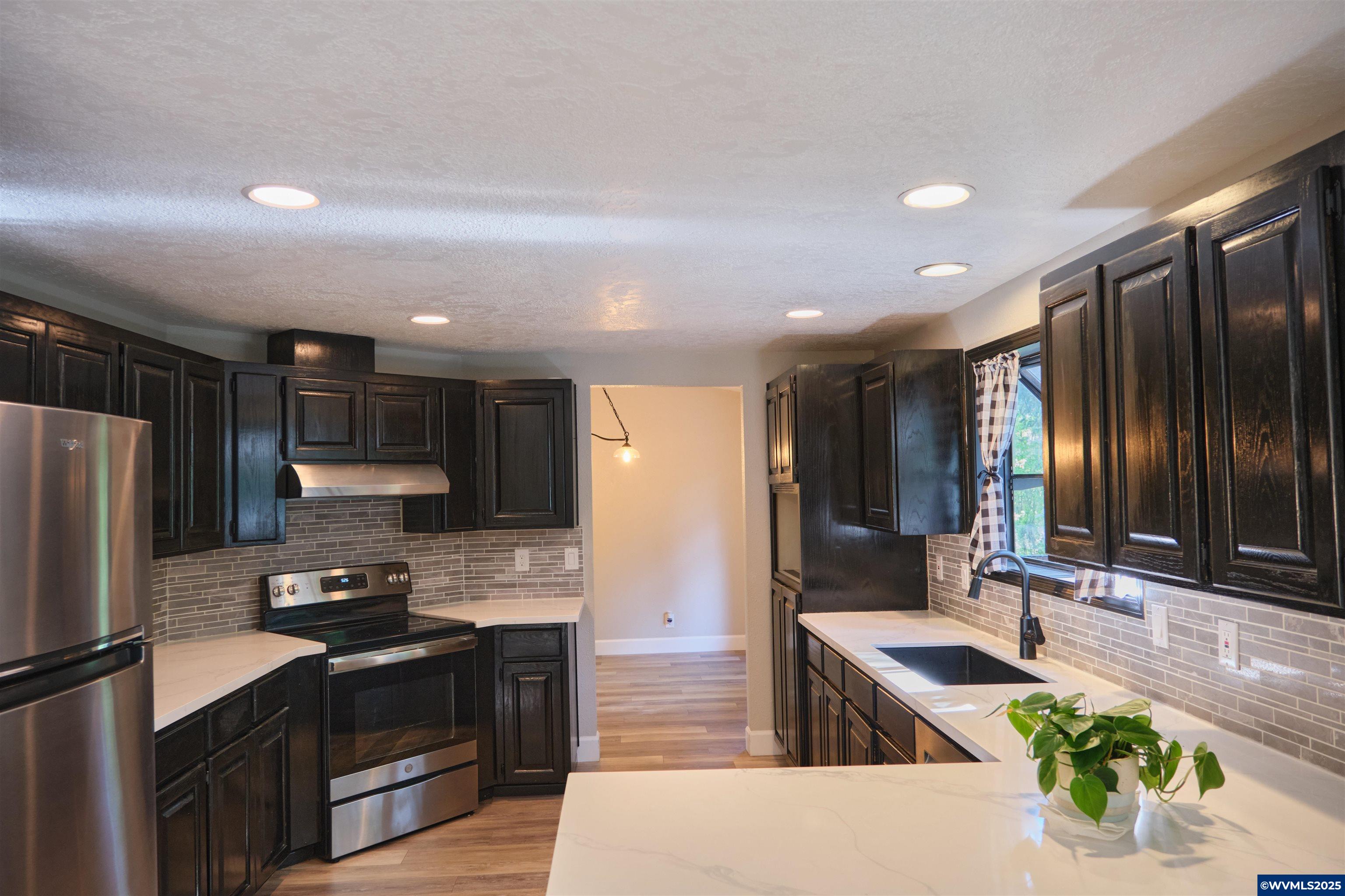 5853 Timber Ridge Drive Southeast Salem, OR 97317 - Photo 11 of 45 Gallery Image 11