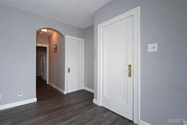 $1,000 | 4573 Gravois Avenue, Unit A, St. Louis, MO 63116