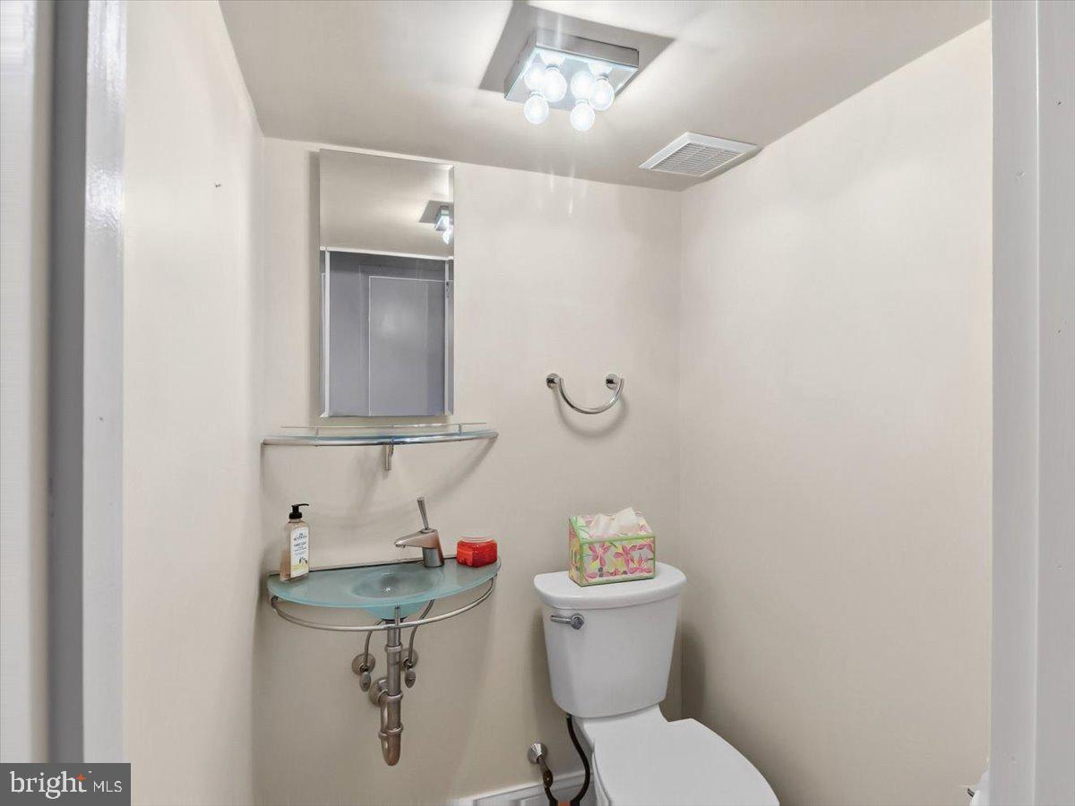 14 Vassar Road Broomall, PA 19008 - Photo 31 of 33 Lower level powder room