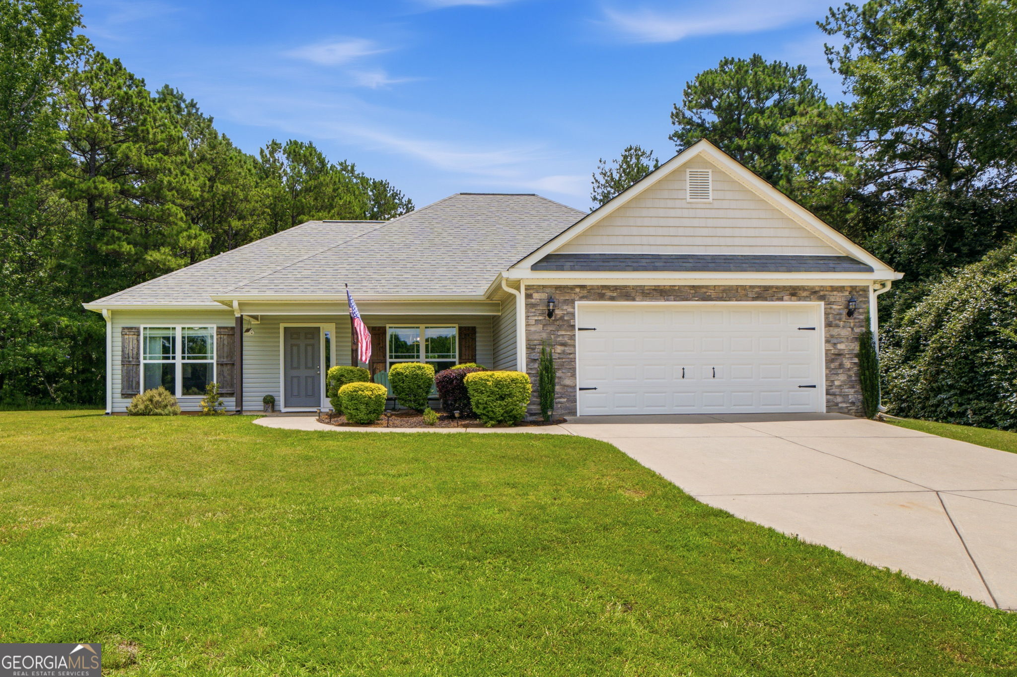 139 Lovett's Ridge Jackson, GA 30233 - Photo 2 of 36
