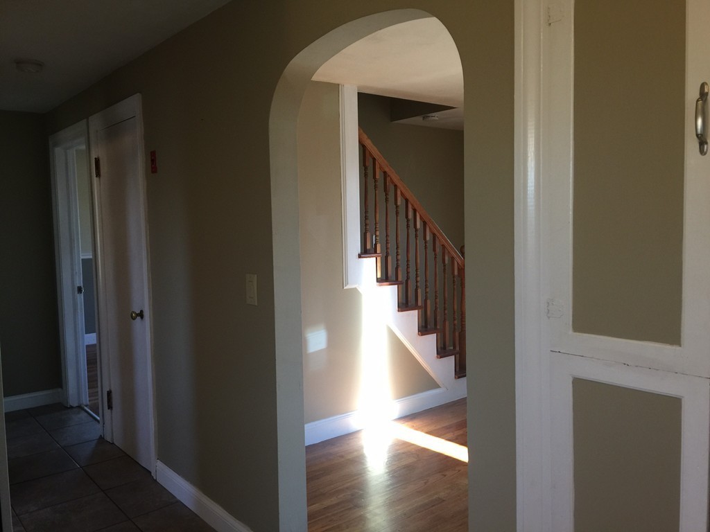 35 Ridgeview Road West Springfield, MA 01089 - Photo 9 of 30
