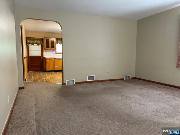 $699,000 | 529 Fern Avenue, Lyndhurst, NJ 07071