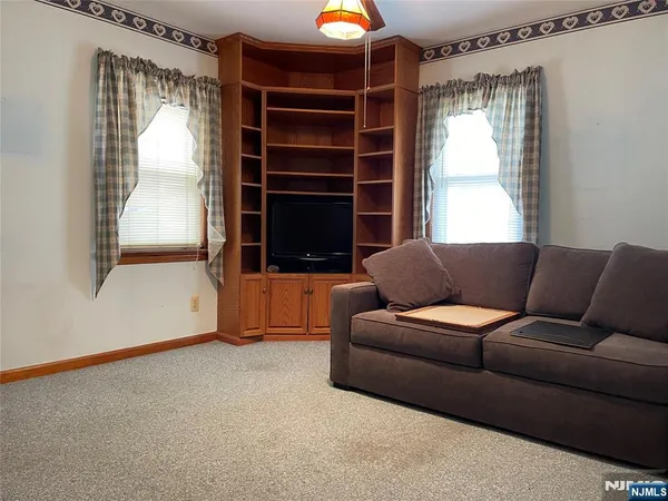 $699,000 | 529 Fern Avenue, Lyndhurst, NJ 07071