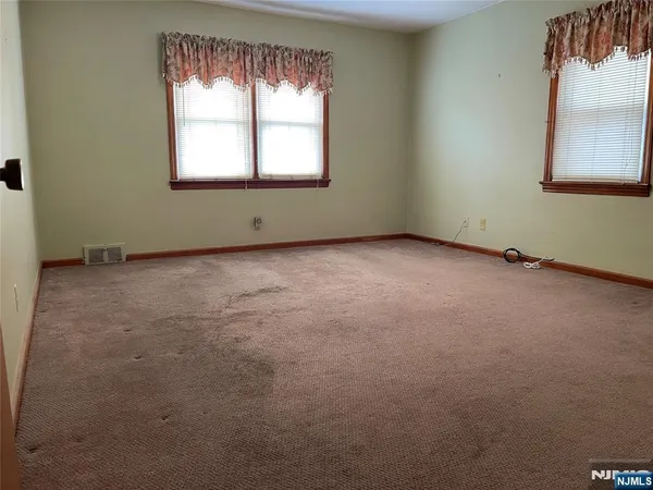 $699,000 | 529 Fern Avenue, Lyndhurst, NJ 07071